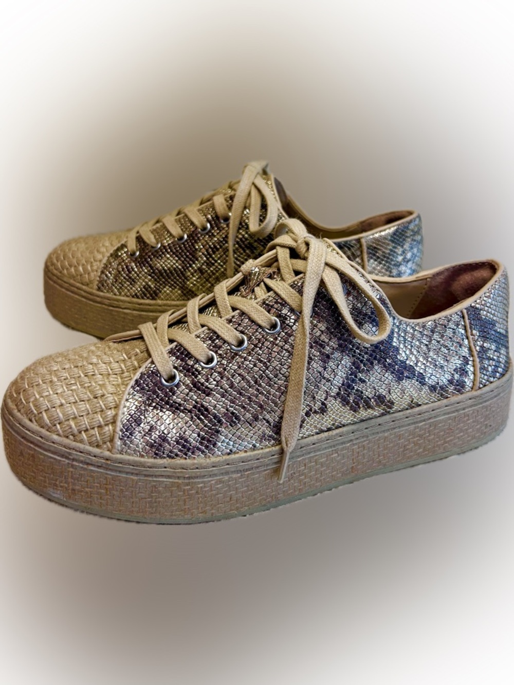 Vince Camuto Calitrie Gold Metallic Snakeskin Lace-Up Platform Sneakers 8.5